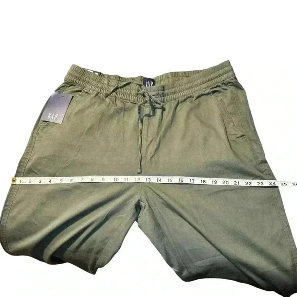 NWT - GAP lightweight pull-on pants. Color is Grapeleaf. Size Large - Picture 5 of 9